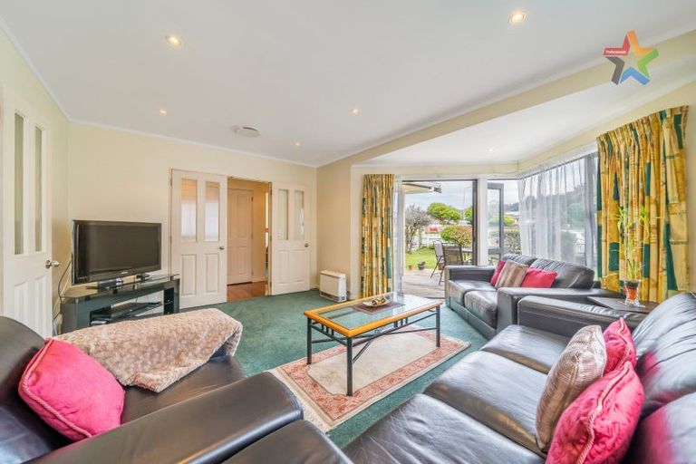 Photo of property in 51 Stokes Valley Road, Stokes Valley, Lower Hutt, 5019