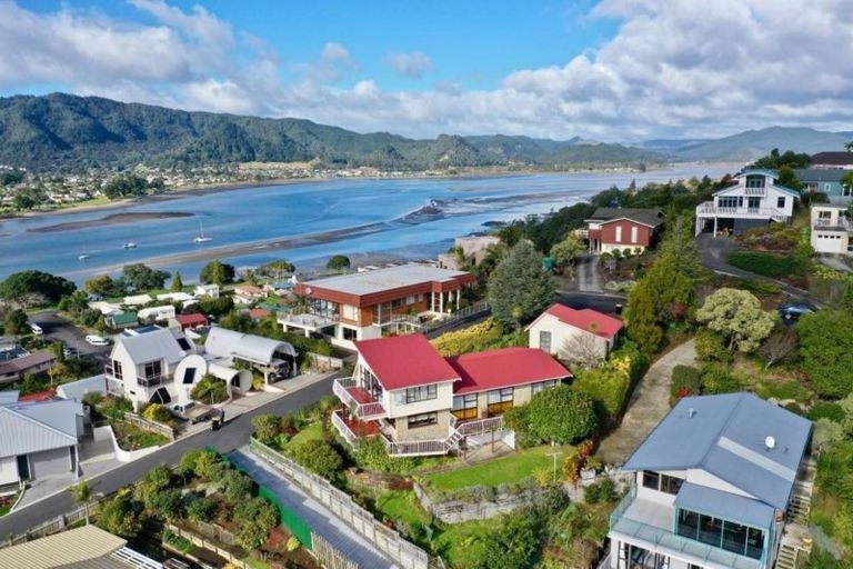 Photo of property in 10 Pine Grove, Tairua, 3508