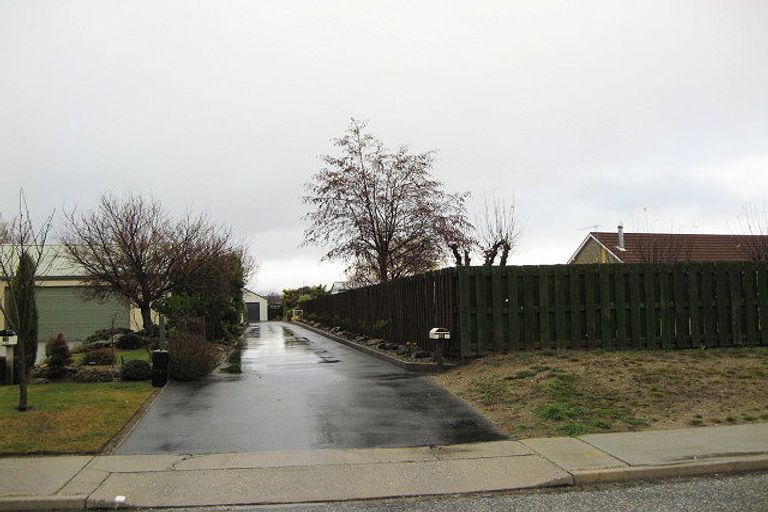 Photo of property in 21 Orchard Street, Clyde, 9330