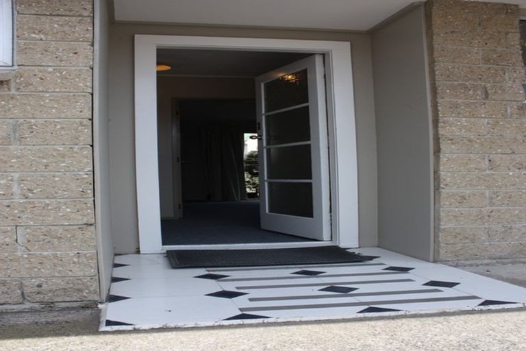 Photo of property in 17a Bradshaw Street, South Dunedin, Dunedin, 9012