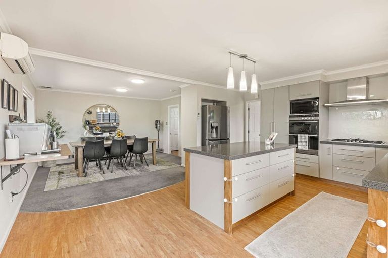 Photo of property in 58 Karina Road, Merrilands, New Plymouth, 4312