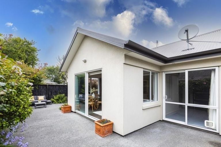 Photo of property in 4/6 Kauri Street, Riccarton, Christchurch, 8041