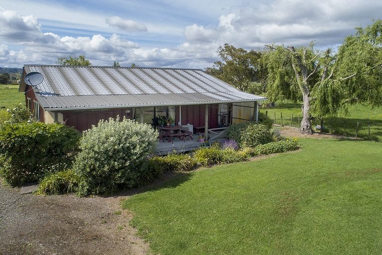 Photo of property in 85 Te Pua School Road, Helensville, 0875