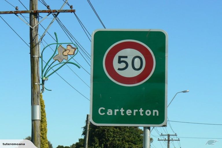 Photo of property in 72 Kent Street, Carterton, 5713