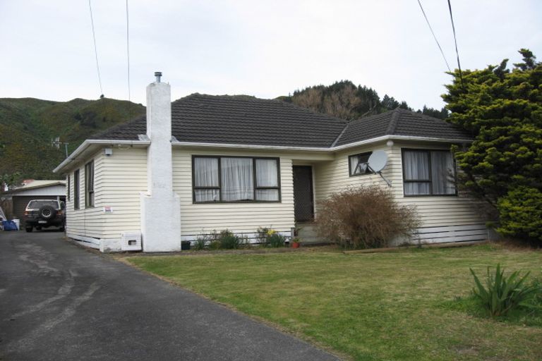 Photo of property in 32 Frederick Street, Wainuiomata, Lower Hutt, 5014