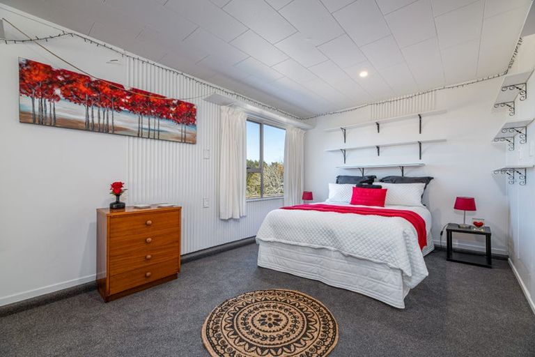 Photo of property in 9 Dundas Place, Henderson, Auckland, 0612