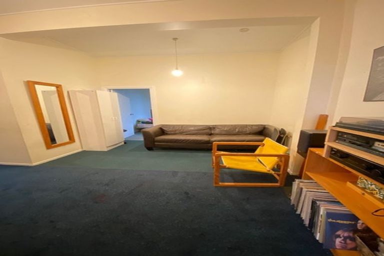 Photo of property in 4 Levy Street, Mount Victoria, Wellington, 6011