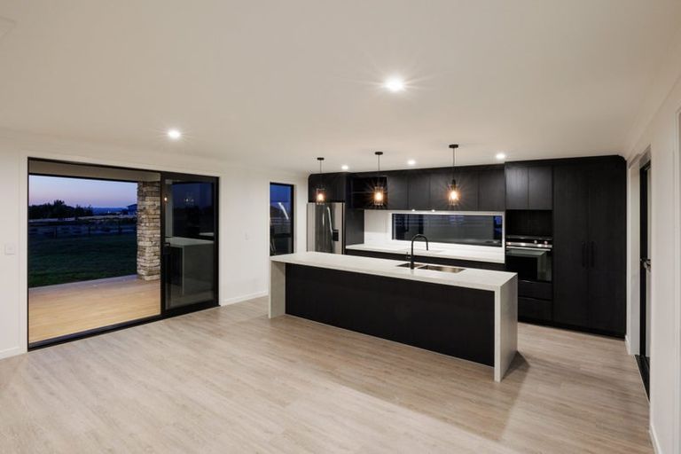 Photo of property in 132 Kingsdale Park Drive, Aokautere, Palmerston North, 4471