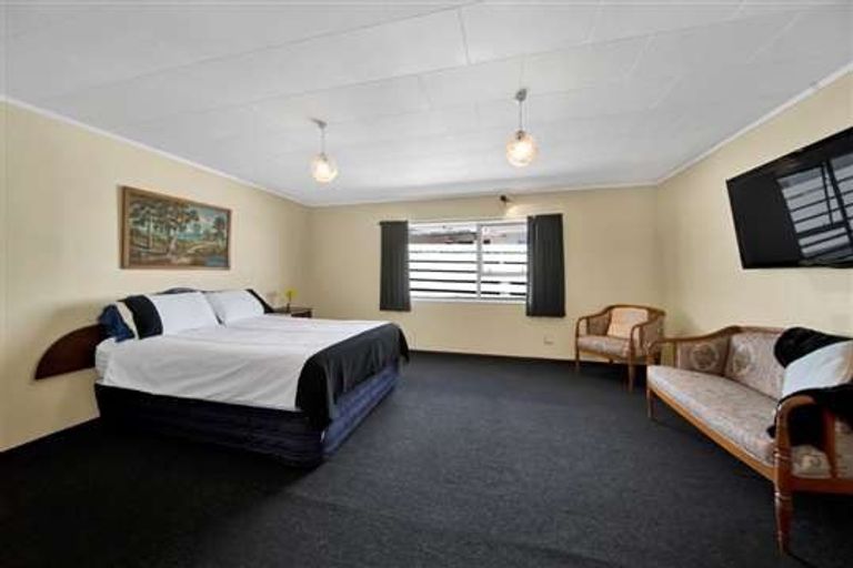 Photo of property in 6 Hussey Street, Oakura, 4314