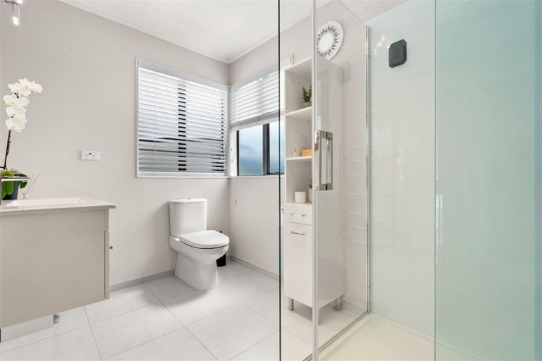 Photo of property in 1/8 Kells Place, Botany Downs, Auckland, 2010