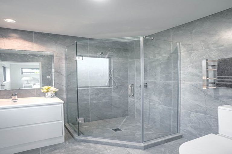 Photo of property in 40d Innismara Avenue, Wattle Downs, Auckland, 2103