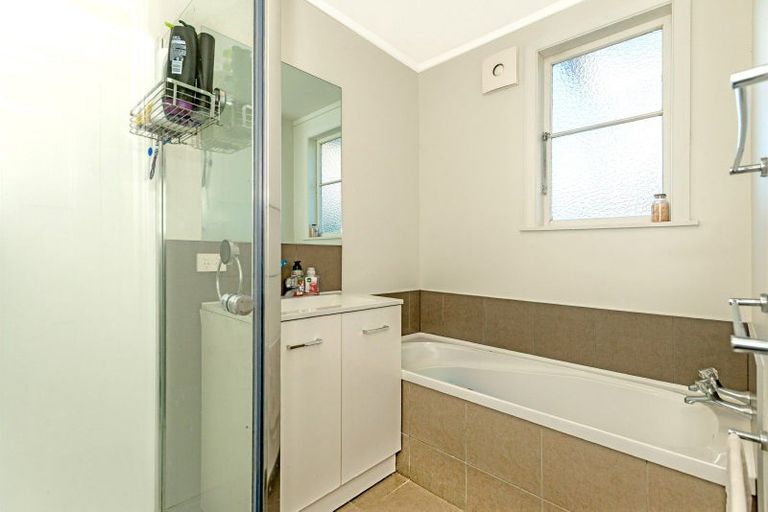 Photo of property in 24 Townley Street, Te Hapara, Gisborne, 4010