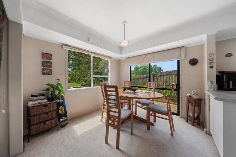 Photo of property in 31 Takapu Street, Henderson, Auckland, 0612