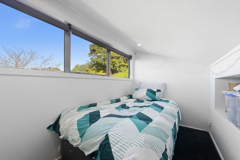Photo of property in 135 Tirohanga Road, Tirohanga, Lower Hutt, 5010