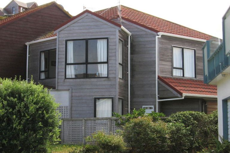 Photo of property in 1/45 Wye Street, Island Bay, Wellington, 6023