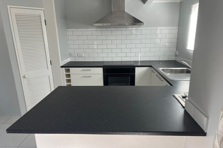 Photo of property in 2/40 Gills Avenue, Papakura, 2110