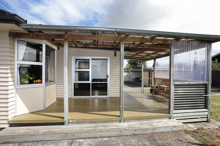 Photo of property in 100 Lethbridge Street, Feilding, 4702