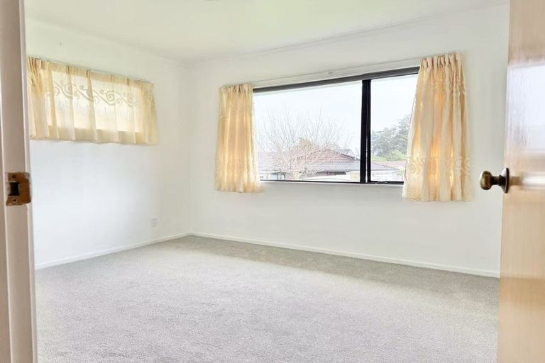 Photo of property in 149 Botany Road, Botany Downs, Auckland, 2010