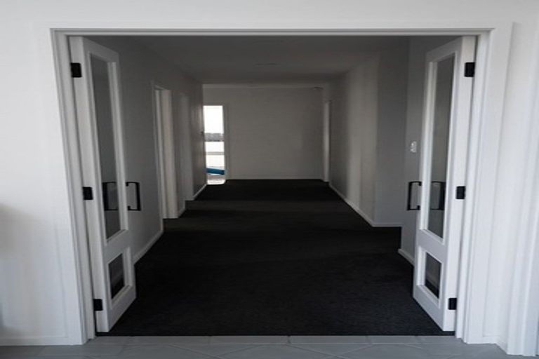 Photo of property in 1/2 Ocean View Road, Milford, Auckland, 0620