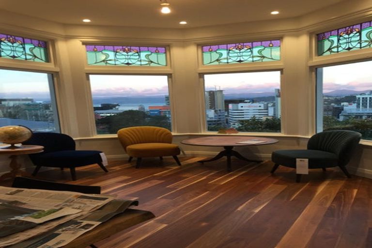 Photo of property in 32 Talavera Terrace, Kelburn, Wellington, 6012