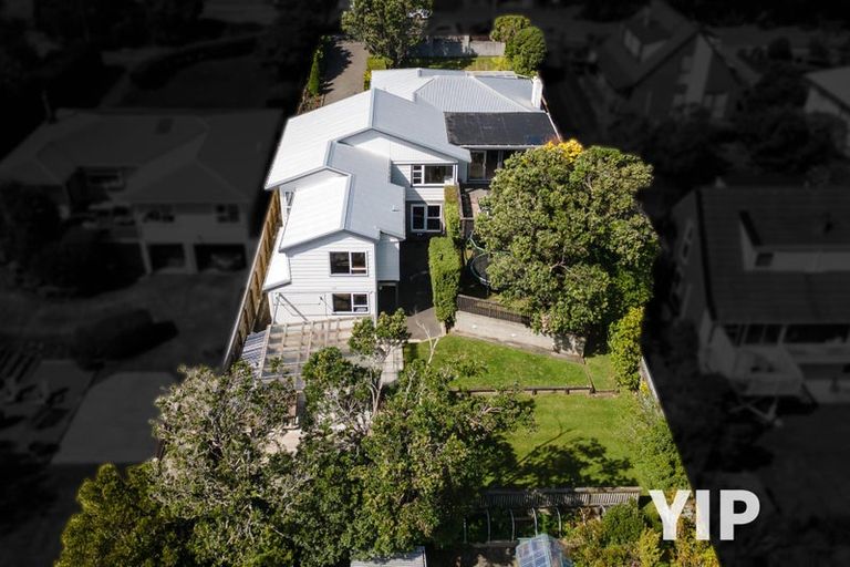 Photo of property in 15 Robert Street, Newlands, Wellington, 6037