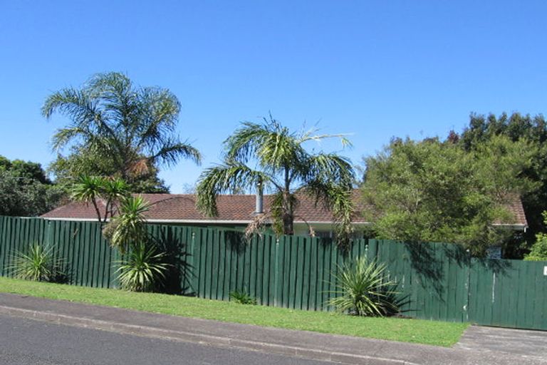 Photo of property in 5 Peterhouse Place, West Harbour, Auckland, 0618