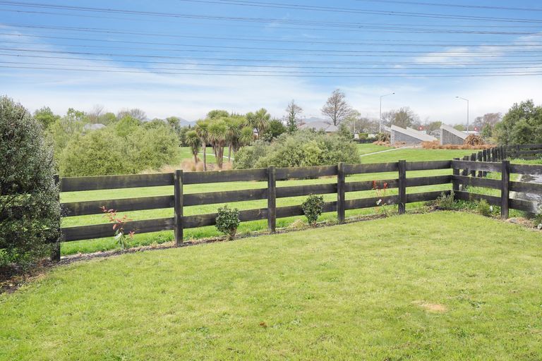 Photo of property in 23 Charente Way, Yaldhurst, Christchurch, 8042