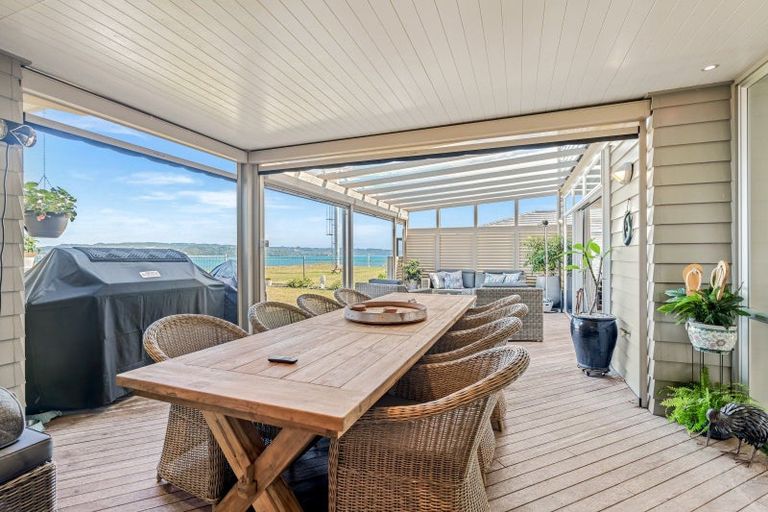 Photo of property in 36 Karoro Road, One Tree Point, 0118