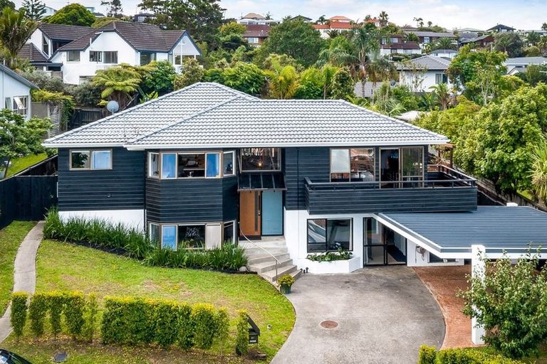 Photo of property in 27 Macnay Way, Murrays Bay, Auckland, 0630