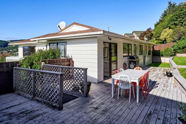 Photo of property in 16 Saint Aidans Way, Tawa, Wellington, 5028