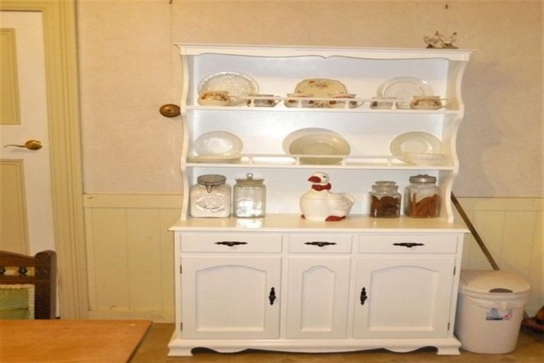 Photo of property in 30 Rhodes Street, Waimate, 7924