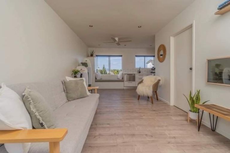 Photo of property in 1/72l Kitchener Road, Milford, Auckland, 0620