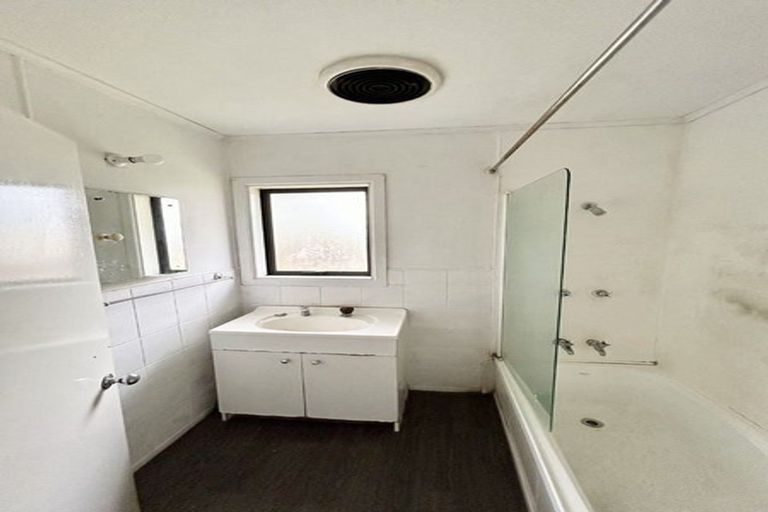 Photo of property in 21 Bolton Place, Otara, Auckland, 2023