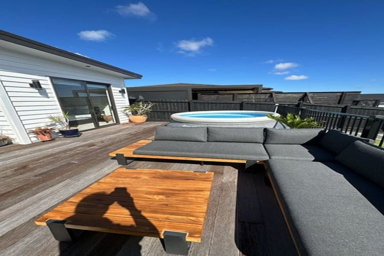 Photo of property in 27 Raymond Grace Avenue, Huapai, Kumeu, 0810