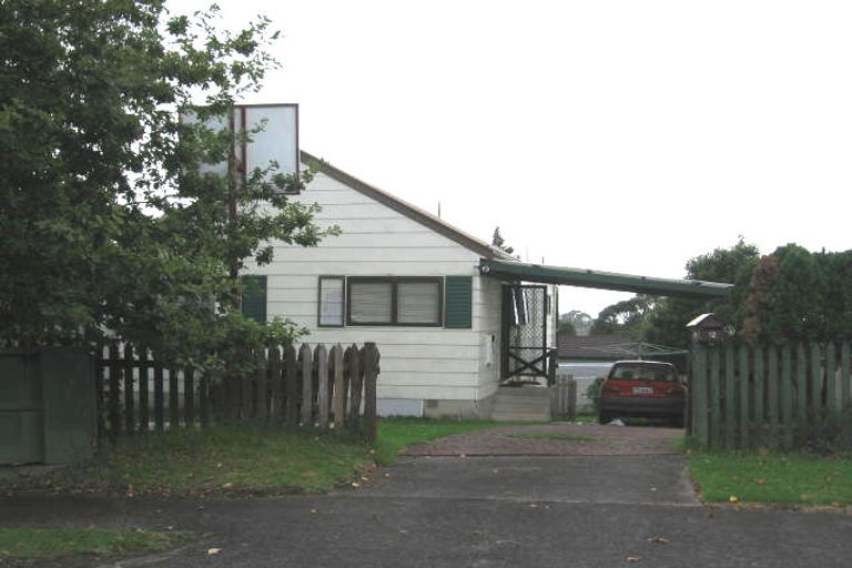 Photo of property in 12 George Herring Place, Glen Eden, Auckland, 0602