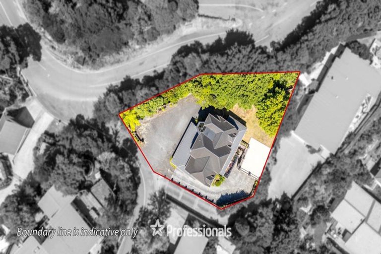 Photo of property in 1 Hobbit Lane, Pinehaven, Upper Hutt, 5371