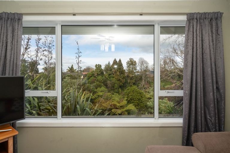 Photo of property in 52 Pollen Crescent, Melville, Hamilton, 3206