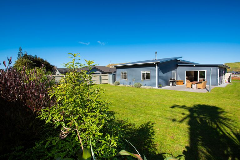 Photo of property in 34 Hamilton Drive, Wainui, Gisborne, 4010