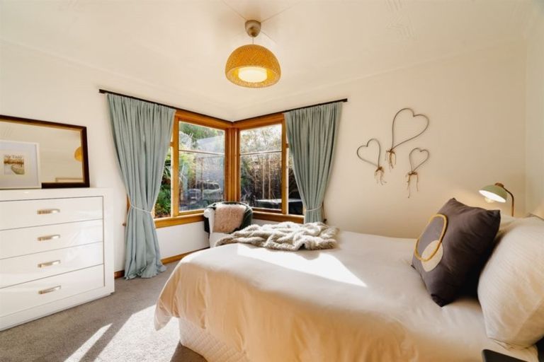 Photo of property in 20 Seaview Terrace, Kew, Dunedin, 9012