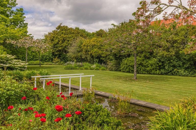 Photo of property in 32 Brassey Road, Saint Johns Hill, Whanganui, 4500