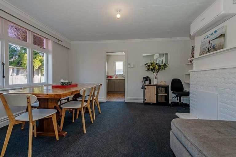 Photo of property in 98 Wood Street, Takaro, Palmerston North, 4410