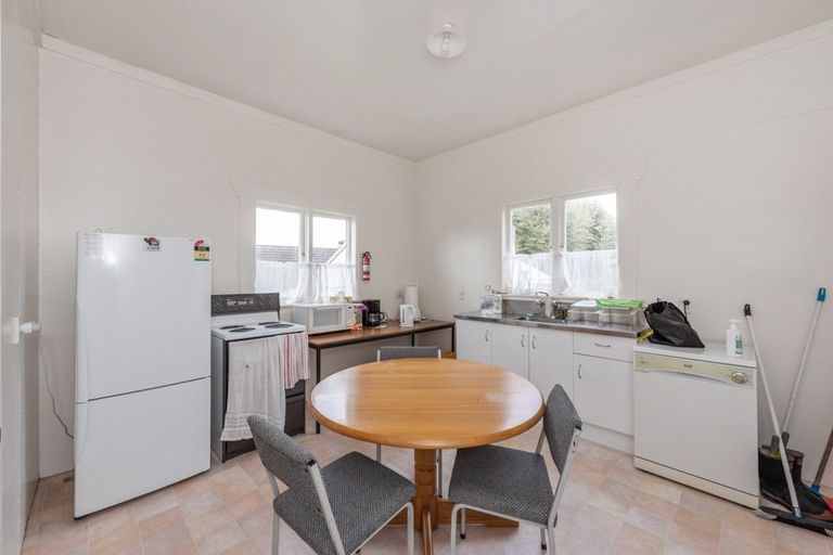 Photo of property in 305-311 Glengarry Road, Glen Eden, Auckland, 0602