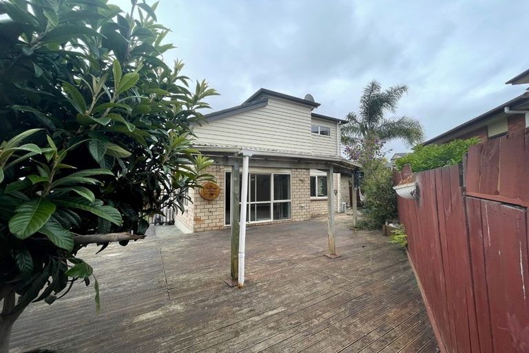Photo of property in 25 Terrasini Drive, Flat Bush, Auckland, 2019
