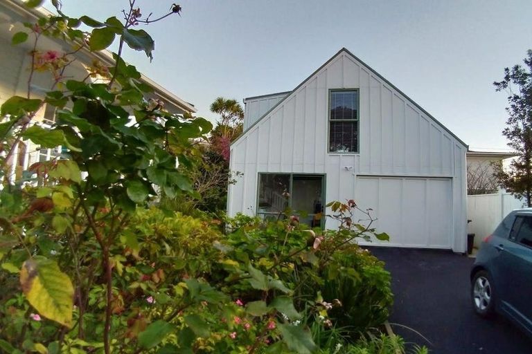 Photo of property in 1/28 Law Street, Torbay, Auckland, 0630