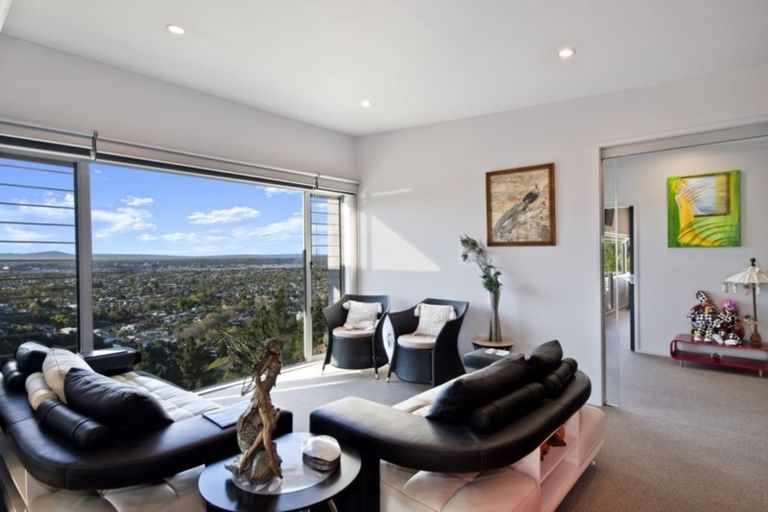 Photo of property in 11 Iles Lane, Cashmere, Christchurch, 8022