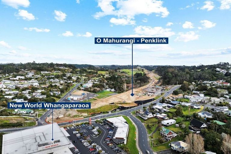 Photo of property in 122 Whangaparaoa Road, Red Beach, 0932