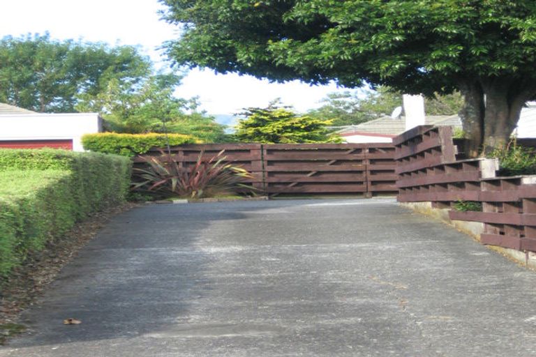 Photo of property in 2/42 Golders Road, Elderslea, Upper Hutt, 5018