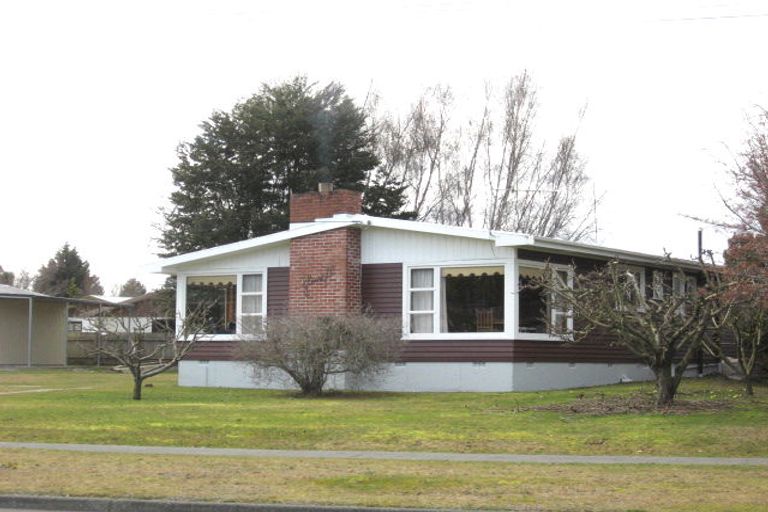 Photo of property in 27 Quintin Drive, Te Anau, 9600