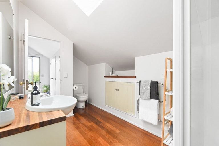 Photo of property in 2 Ashley Street, St Andrews, Hamilton, 3200