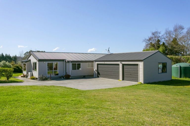 Photo of property in 18 Glen Mohr, Acacia Bay, Taupo, 3385